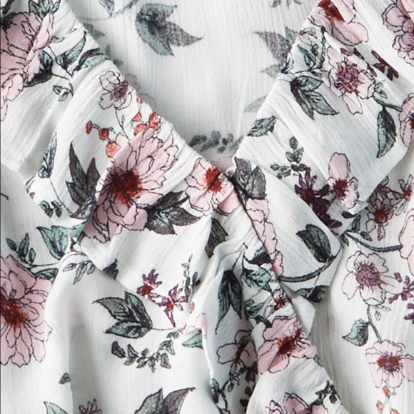 AEO Floral Wrap Front Ruffle Sleeve - Picture 4 of 6